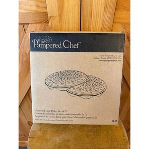Pampered Chef Set Of 2 Microwave Chip Maker. Original Box (6525)